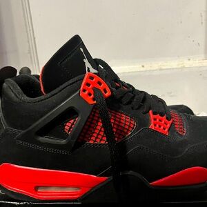 used red thunder fours slight star loss size 10 mens slightly damaged box